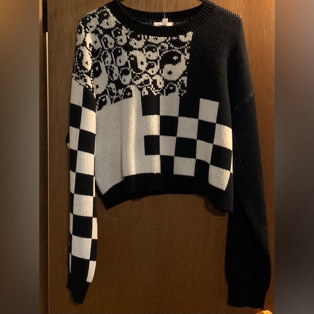 🆕 Yin Yang Sweater by BP - MEDIUM - NWT